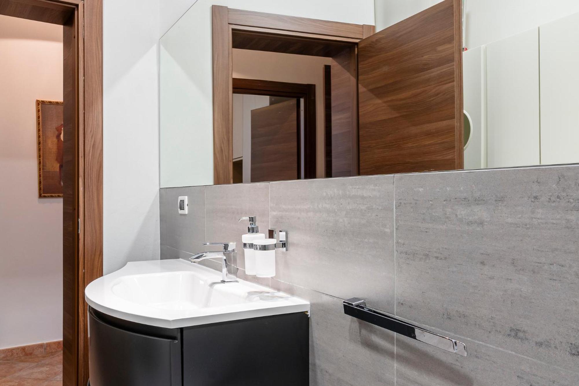 Bagni Pancaldi Sea View Apartment! リヴォルノ エクステリア 写真